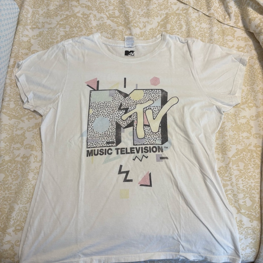 MTV Retro White Tee with Geometric Design